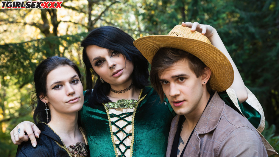A Grooby Halloween: The Coven's Captive