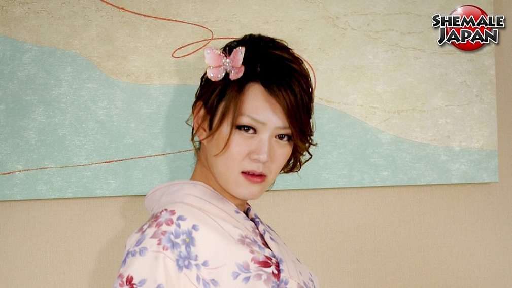 Komachi Hanamikoji Geisha Girl